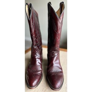 Vintage Tony Lama Dark Cherry Leather boots. Size 7.5 (men), 9 (women)